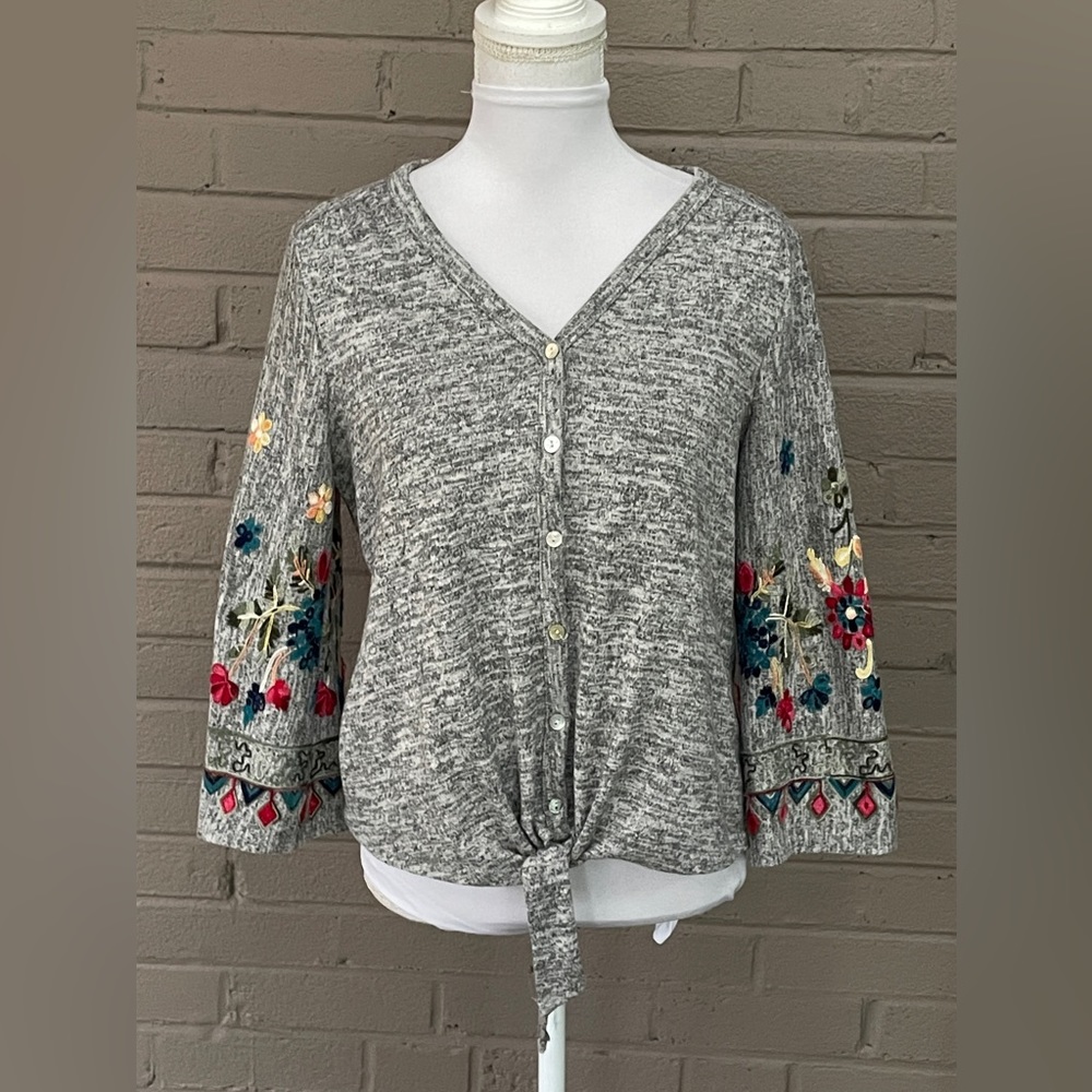 Anthropologie Fig and Flower tie front embroidered sleeve top S